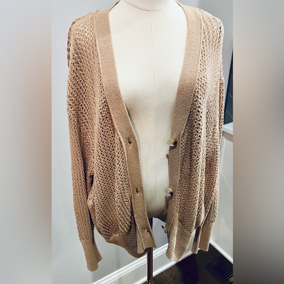 Lightweight cardigan with buttons - Picture 3 of 3